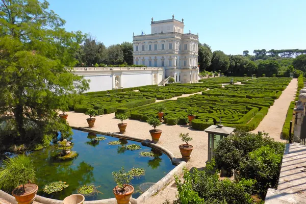 Giardino all'italiana e Casino del Bel Respiro a Villa Doria Pamphilj, il grande parco di Monteverde a Roma